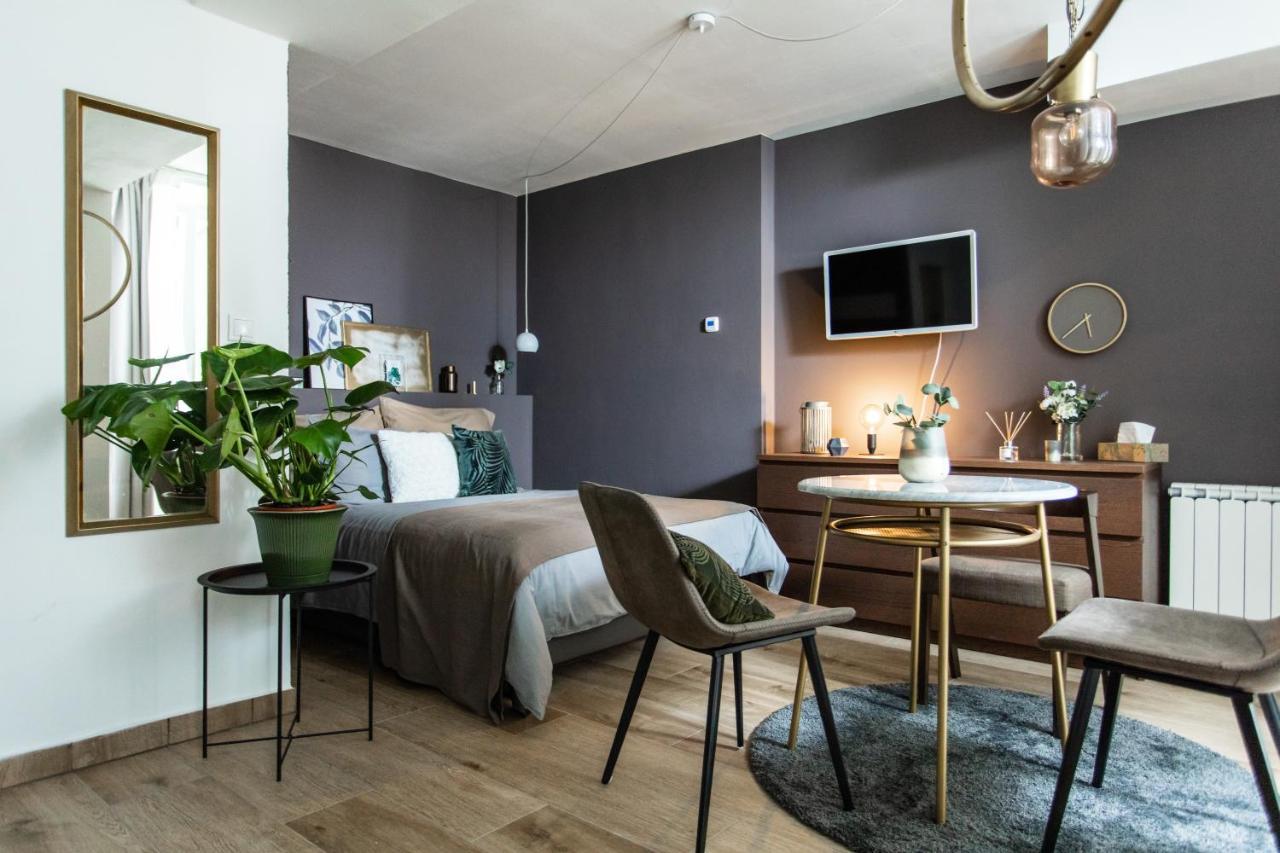 Cozy Modern In Prague's Absolute Center Praha